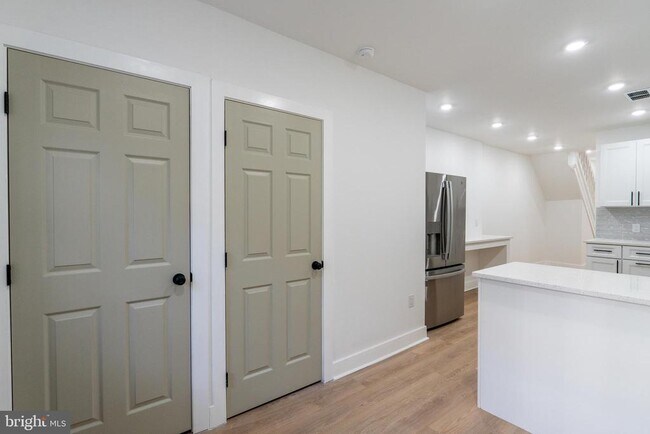 Building Photo - 1824 N Bouvier St