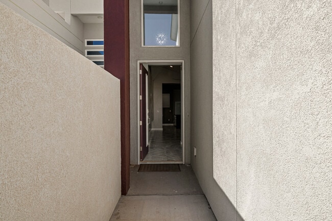 Building Photo - 4359 Capistrano Ave