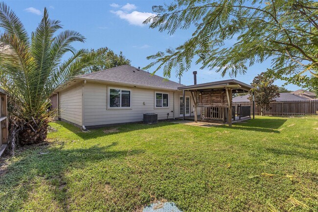 Building Photo - 6923 Creek Village Dr