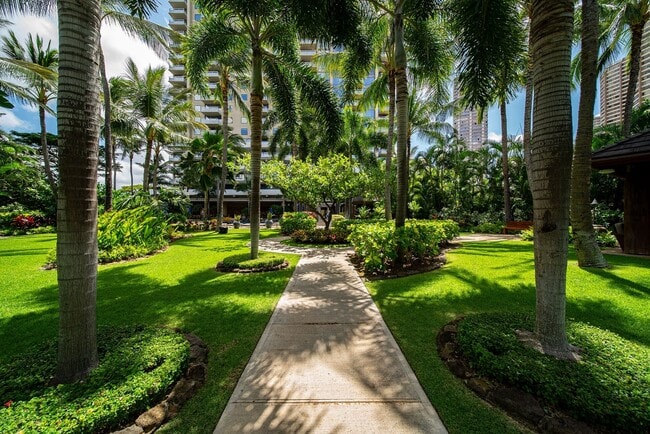 Building Photo - Watermark Waikiki Unit 901 w/ Panoramic Oc...
