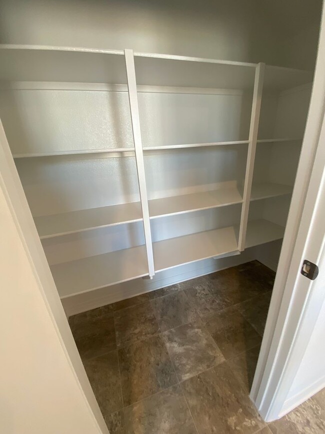Building Photo - Like New Menifee 4 Bedroom Home