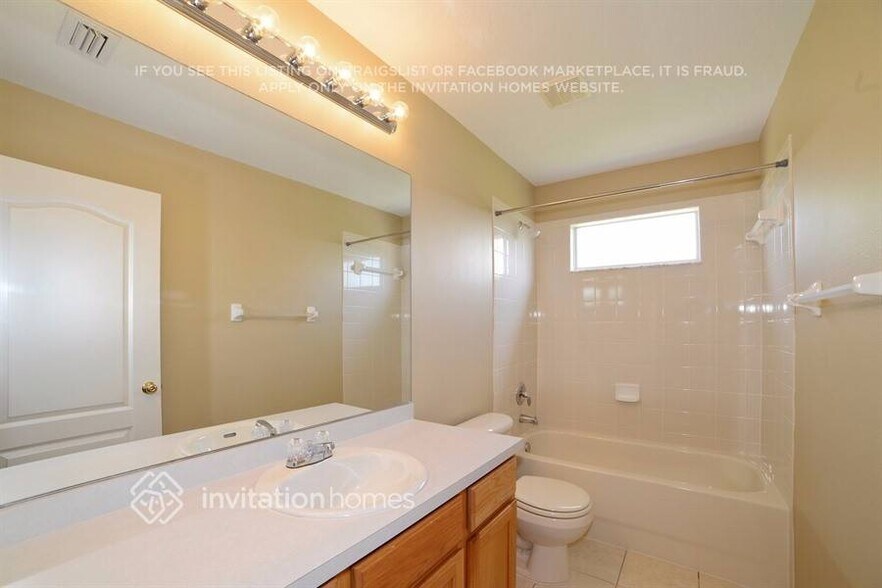 Building Photo - 3840 Stornoway Dr