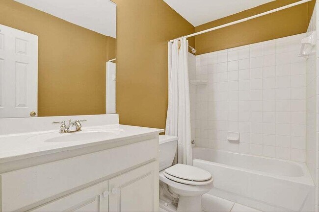 Building Photo - 1200 Cresthaven Ln NW