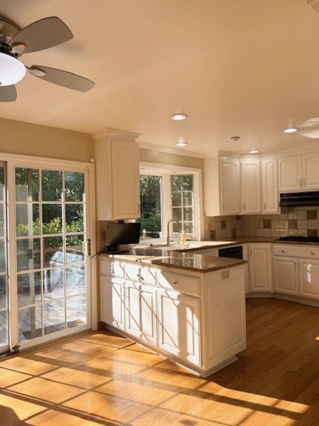 Building Photo - Beautiful 4 Bedroom 2.5 Bath Home in Montevideo Community