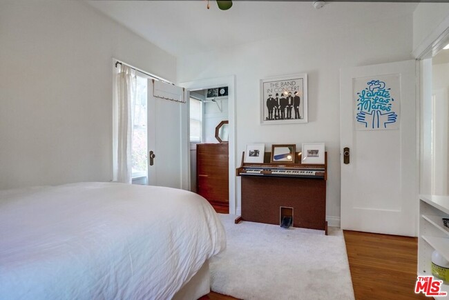 Building Photo - 2154 Willetta Ave N