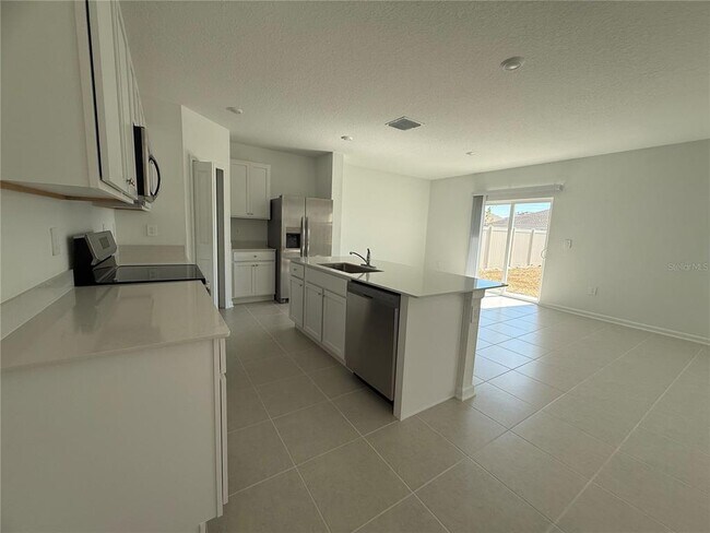 Building Photo - 1926 Sarah St