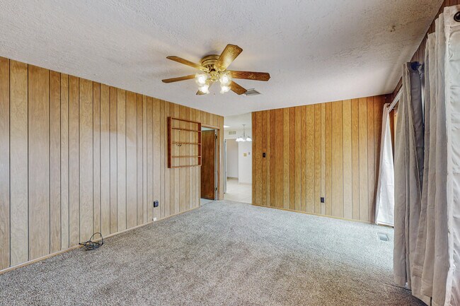 Building Photo - 7309 Coulson Dr NE