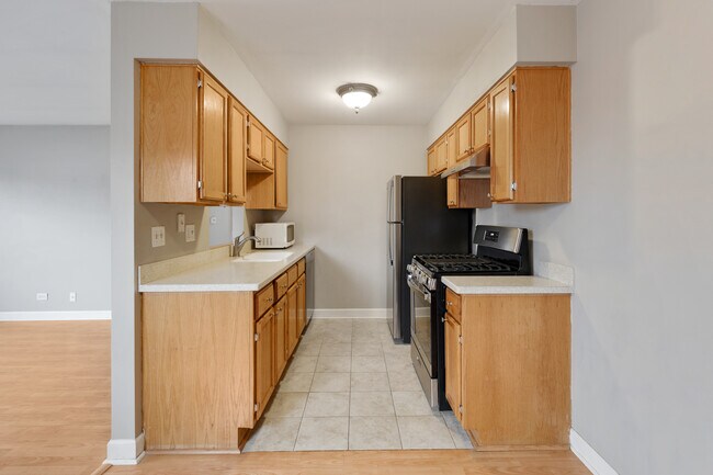 Building Photo - 817 Pahl Rd