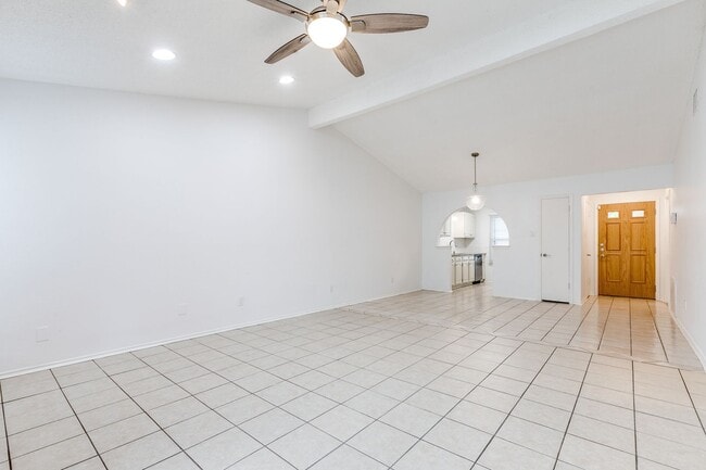 Building Photo - 3-BEDROOM HOME IN STONERIDGE, NORTH EAST I.S.D.