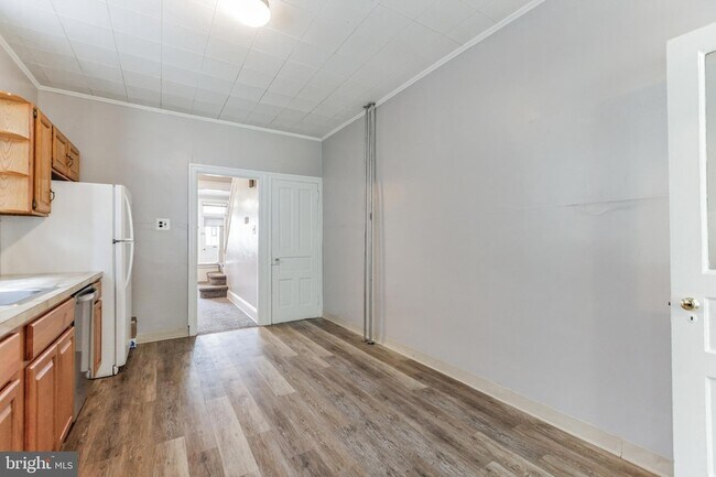 Building Photo - 427 Ripka St