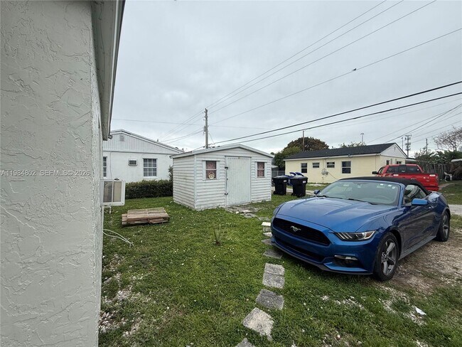 Building Photo - 1942 NE 172nd St