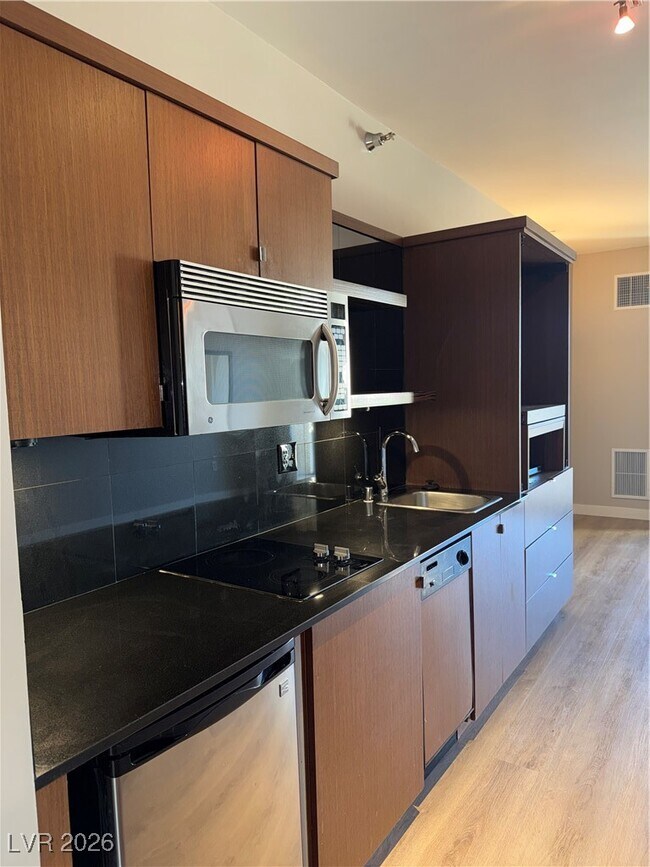 Building Photo - 29 Montelago Blvd