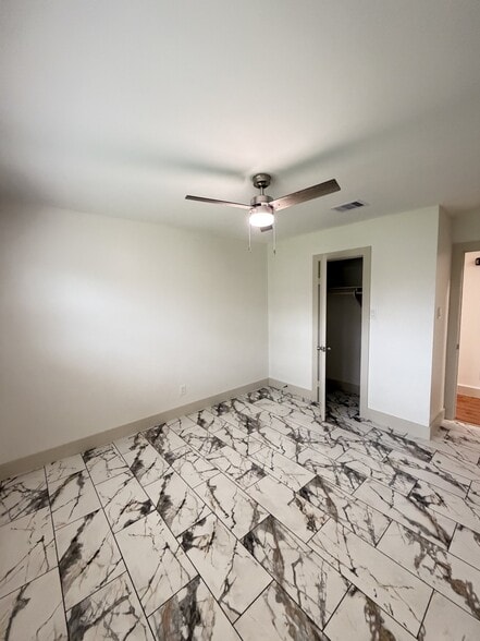 Building Photo - 7007 Pine Grove Dr