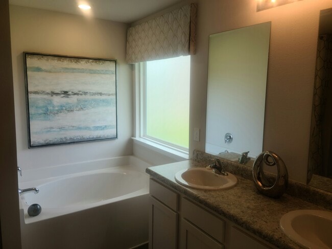 Building Photo - 5112 Sienna Dr