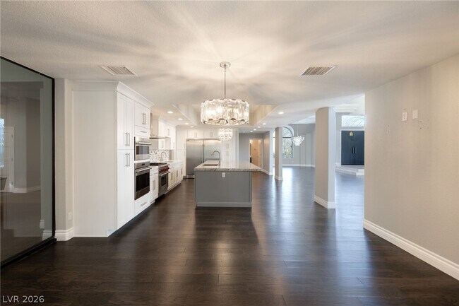 Building Photo - 13 Dovetail Cir