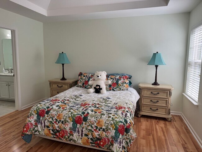 Building Photo - Four Bedroom Home in Curtis Pond