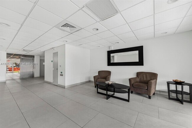 Building Photo - 1666 West Ave