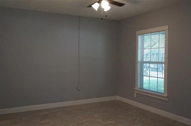 Building Photo - 4222 Cicada Ln