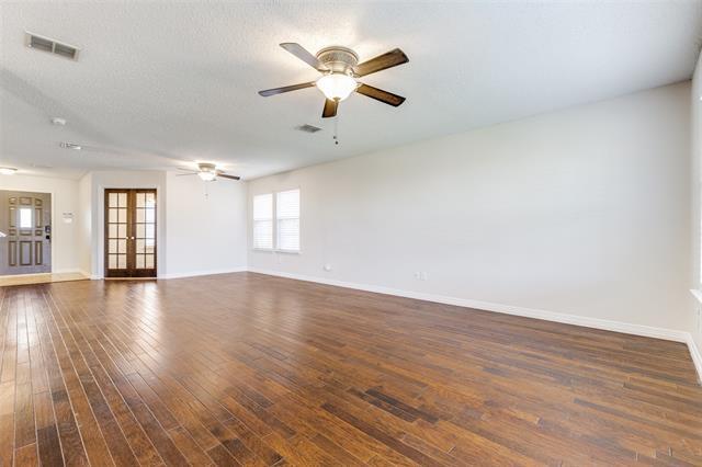 Building Photo - 2112 Royal Acres Trail