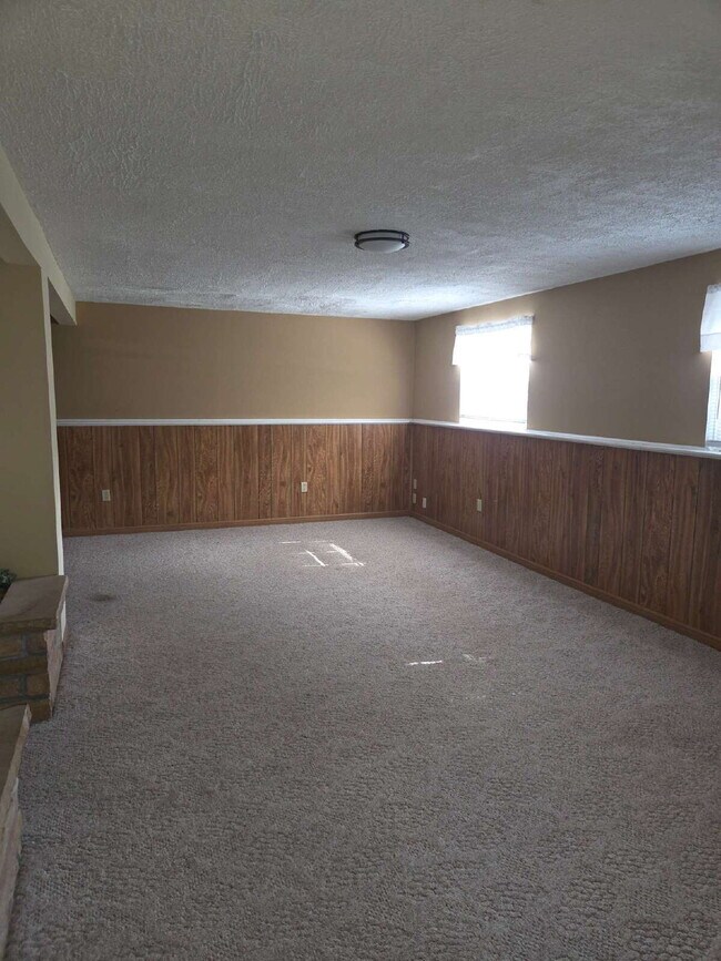 Building Photo - "Spacious 4-Bedroom Gem with Finished Basement in Walkersville - Ideal Family Living!"