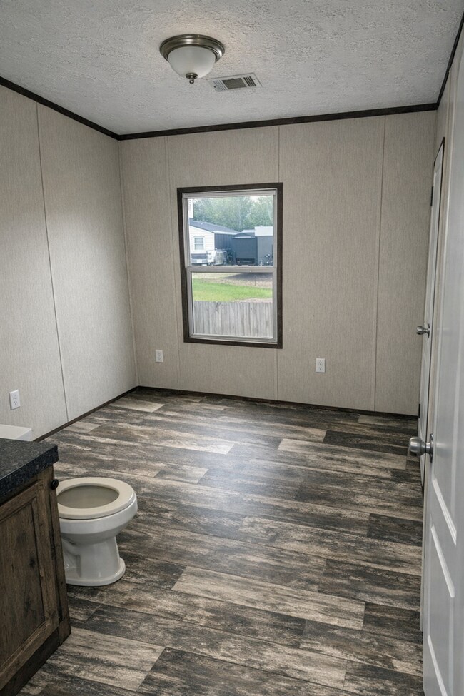 Building Photo - 732 Parkview Dr