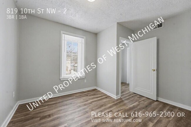 Building Photo - 819 10th St NW