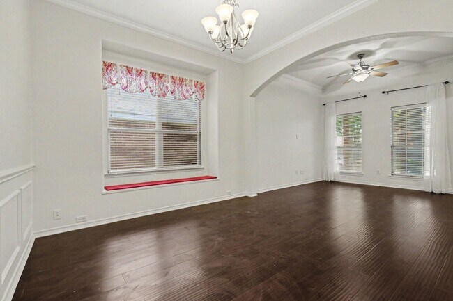 Building Photo - 1707 Briarhollow Dr