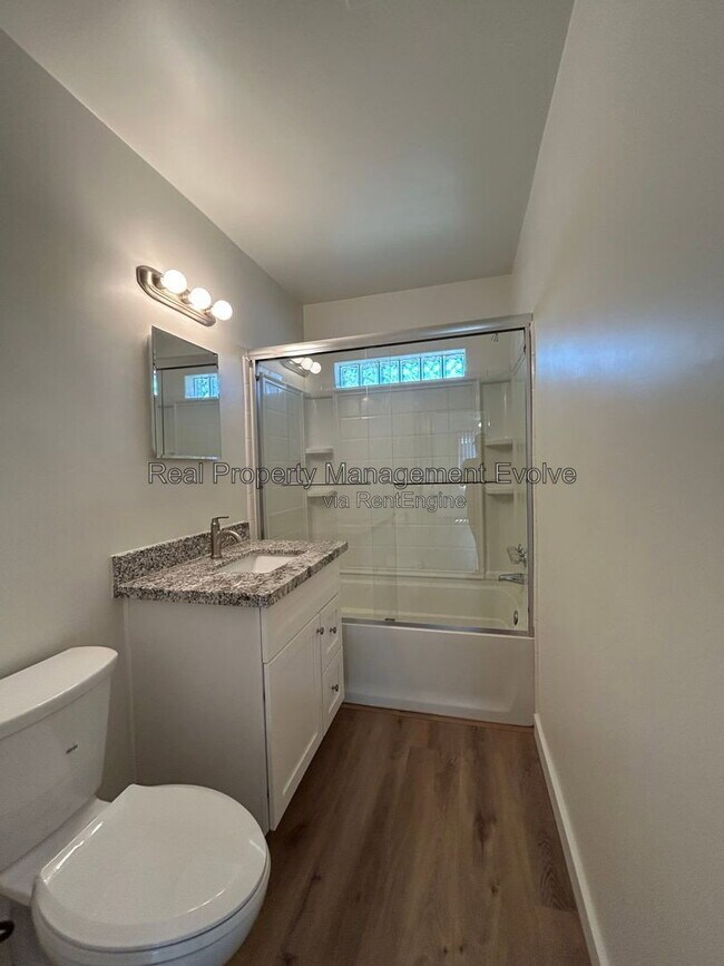 Building Photo - 338 W Highland Ave
