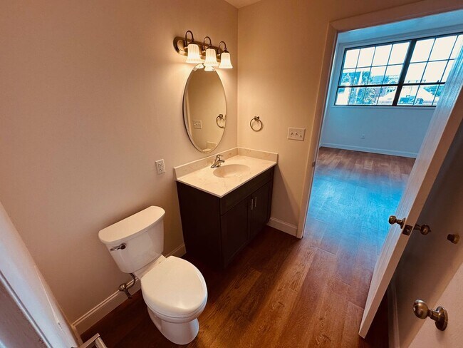 Building Photo - 40 Grant St