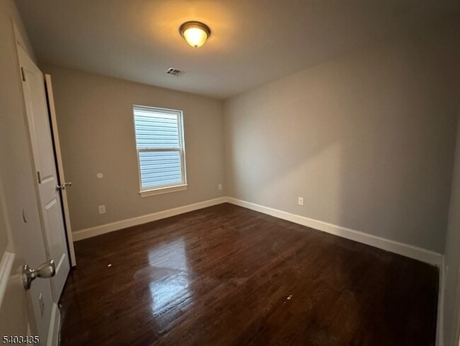 Building Photo - 15 N 6th St