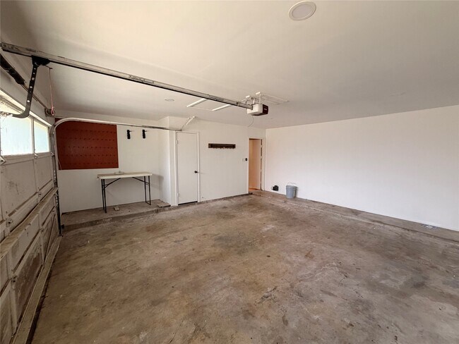 Building Photo - 3227 Glade Springs Dr