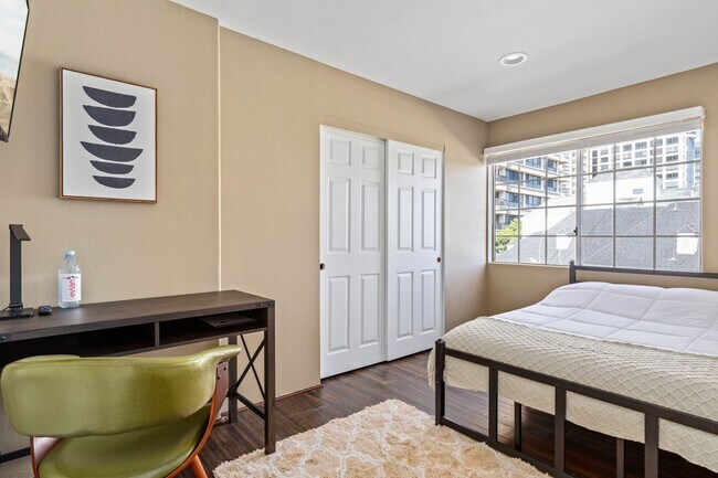 Building Photo - 10777 Ashton Ave