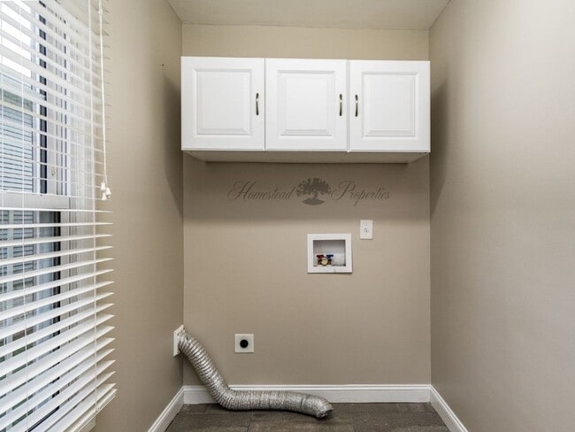 Building Photo - Updated 3 Bedroom / 2 Bath Home on Lamont