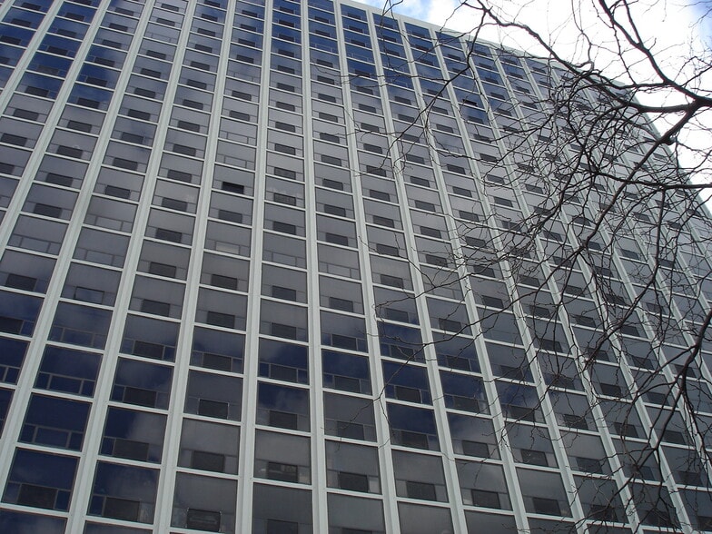 4343 West Facade - 4343 N CLARENDON Ave