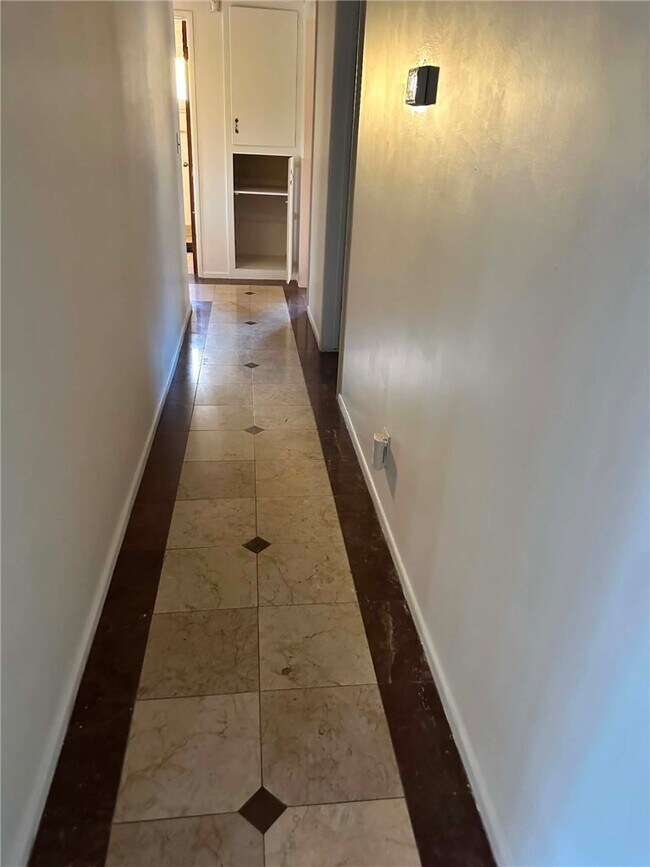 Building Photo - 17458 Fontlee Ln