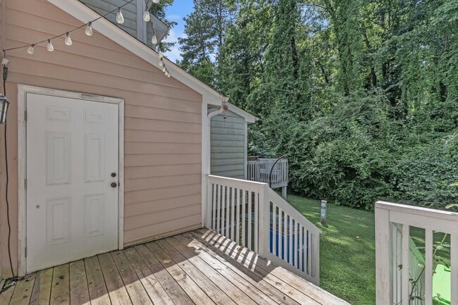 Building Photo - 2824 Wayland Dr