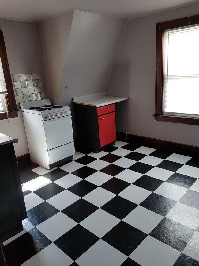 Building Photo - 510 S Middleboro Ave