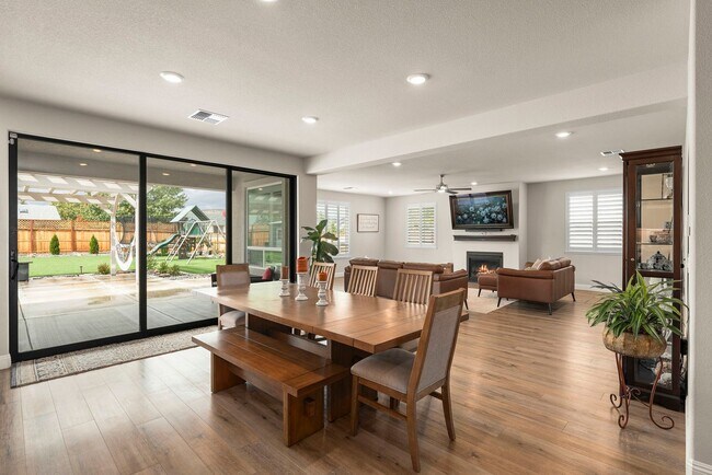 Building Photo - Spanish Springs furnished home for rent