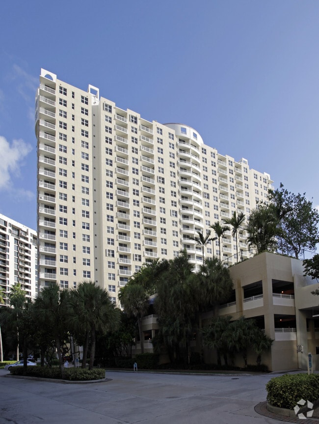 Building Photo - Isola