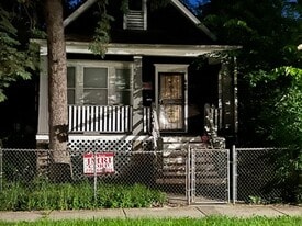 Building Photo - 241 W 118th St