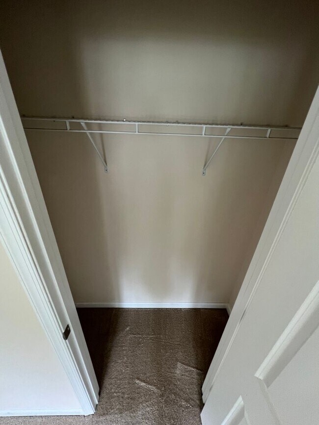 Building Photo - 965 Eagle Pl