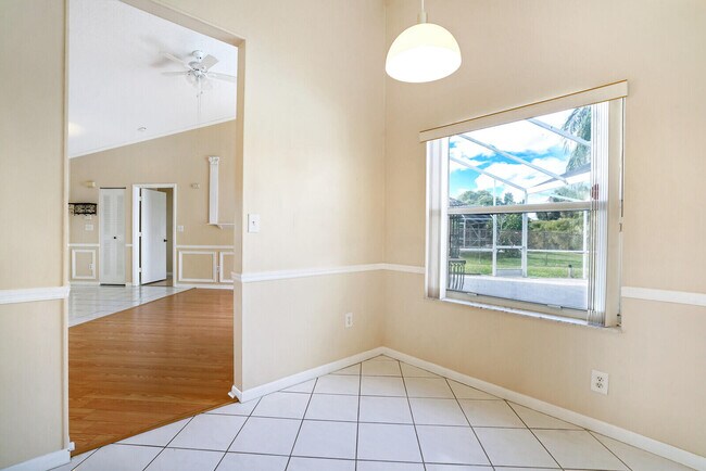 Building Photo - 10567 Paso Fino Dr