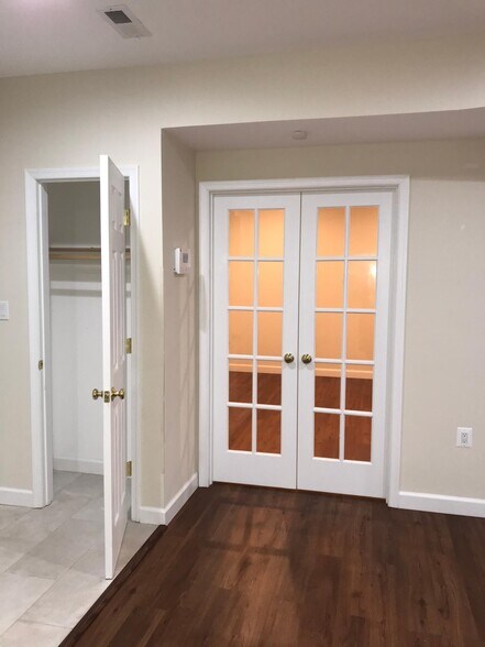 Building Photo - 20385 Dunkirk Sq