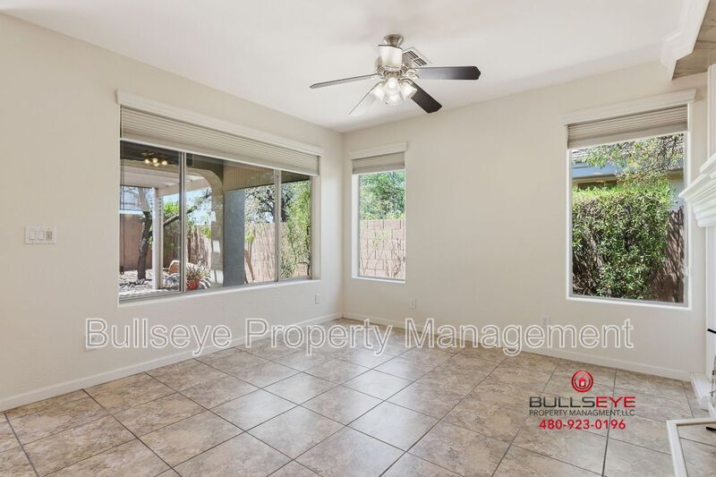 Building Photo - 2927 W Plum Hollow Dr