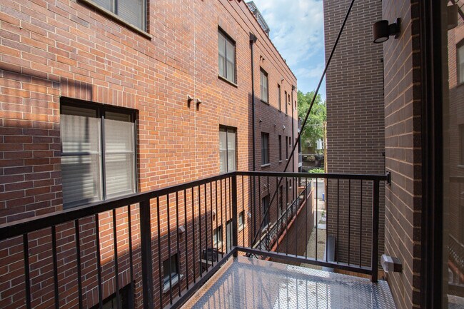 Building Photo - 3821 N Ashland Ave