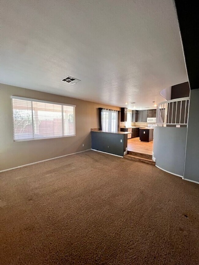 Building Photo - Cul-de-Sac Gated Community / Gated Communi...