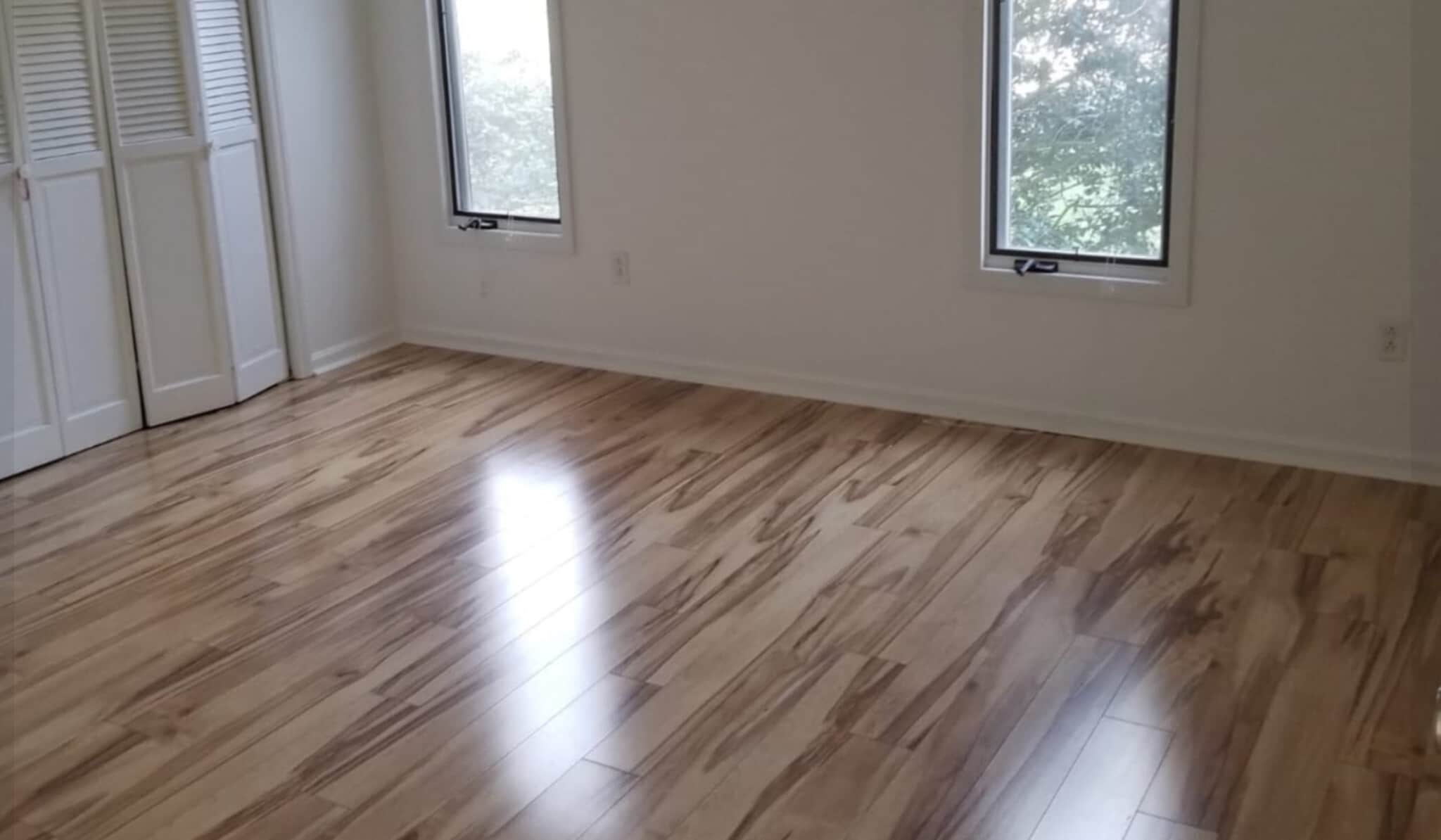 Main floor bedroom - 3239 Sunnymede Ln