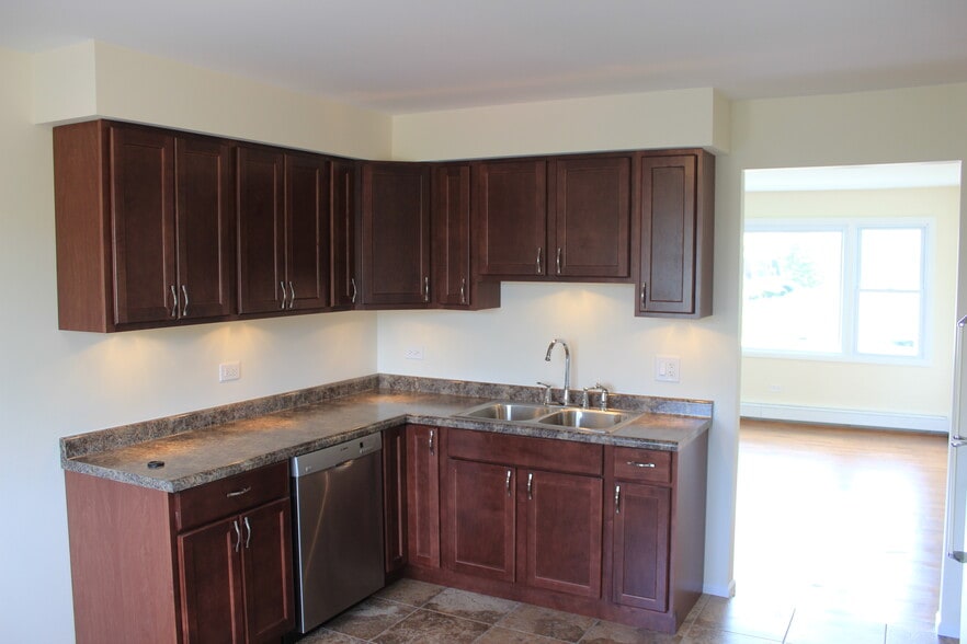 Building Photo - 14437 S Ravinia Ave