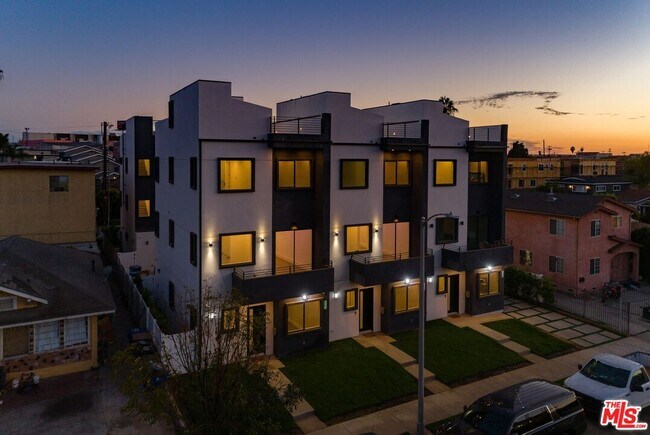 Building Photo - 4830 1/2 Pickford St