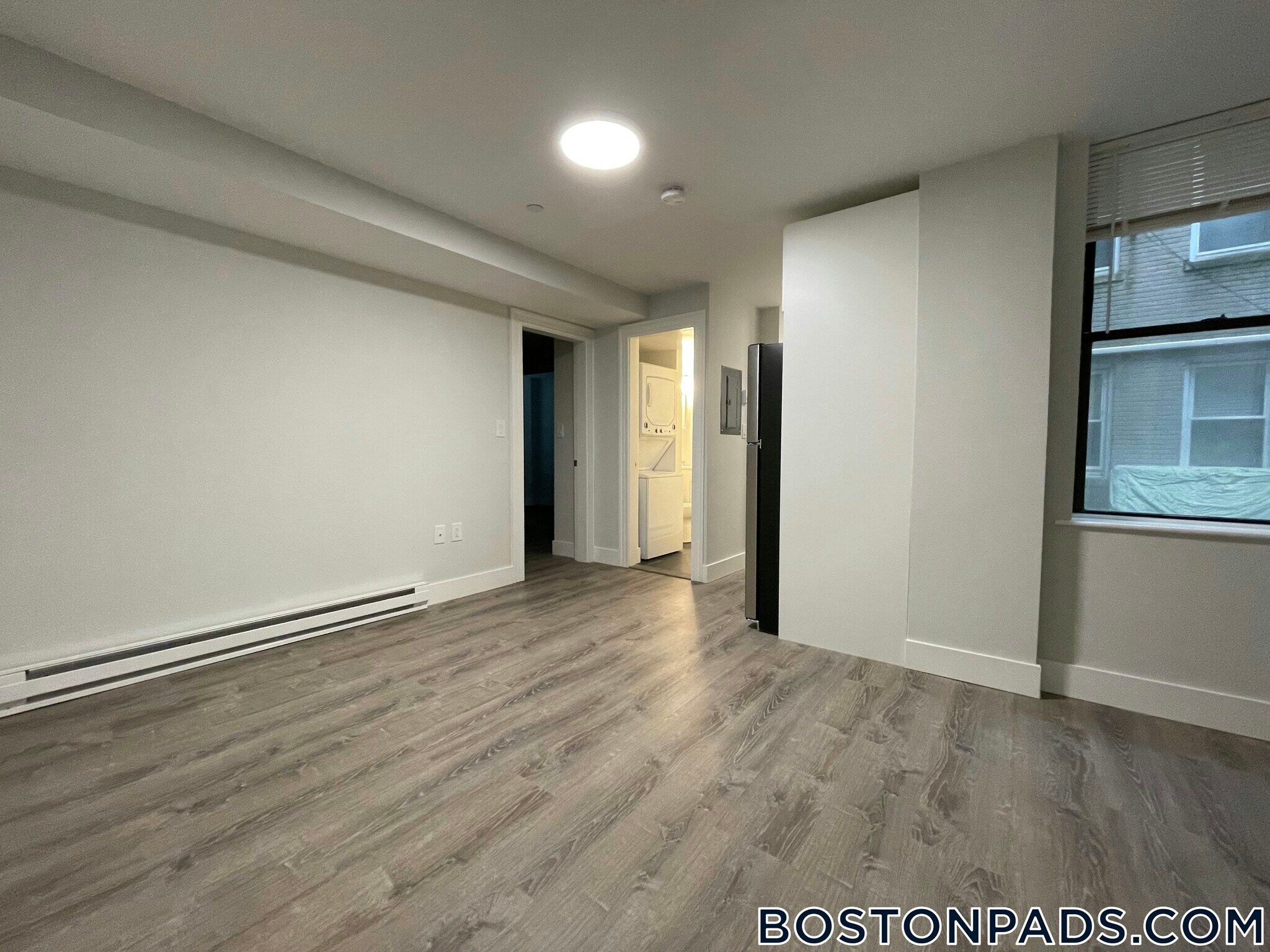 Building Photo - 81 Park Dr